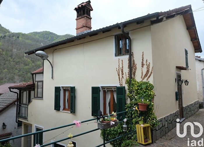 Casa con 9 locali in vendita in Localitànbsp Ponte, Murialdo