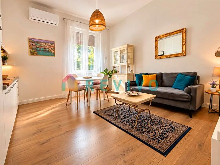 Appartamento con 8 locali in vendita in Firenze