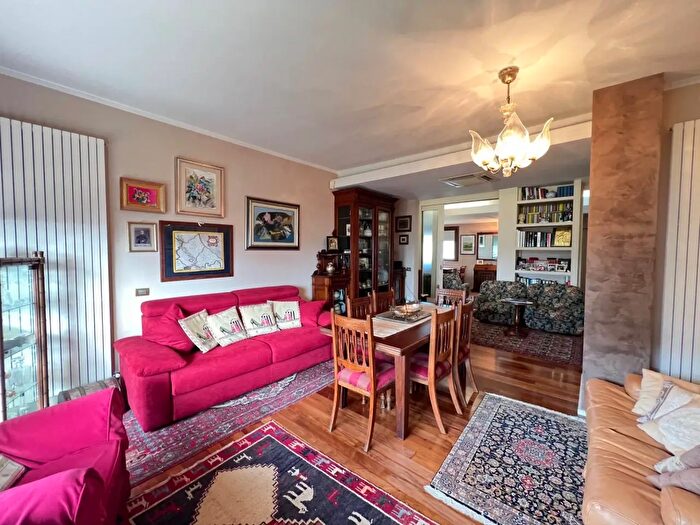 Appartamento con 5 locali in vendita in Via dei Sabini, Pescara