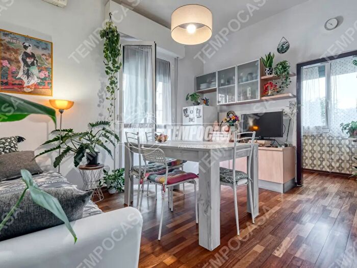 Appartamento bilocale in vendita in Via San Donato, Bologna