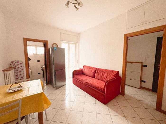 Appartamento monolocale in affitto in Viale Giovanni da Cermenate, Cermenate Abbiategrasso, Milano