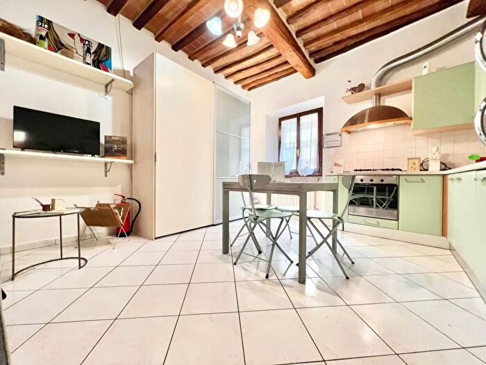 Appartamento bilocale in vendita in Via Giuseppe Garibaldi, Colle Di Val DElsa