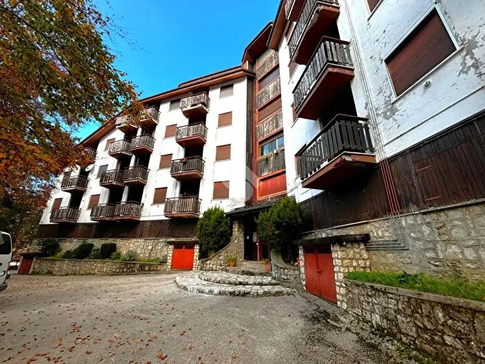 Appartamento trilocale in vendita in Via delle Margherite, Subiaco