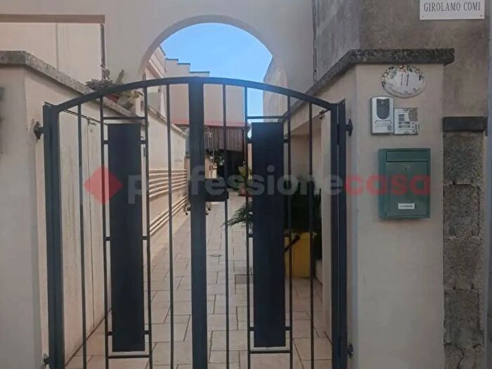 Appartamento bilocale in vendita in Via Comi, Uggiano La Chiesa
