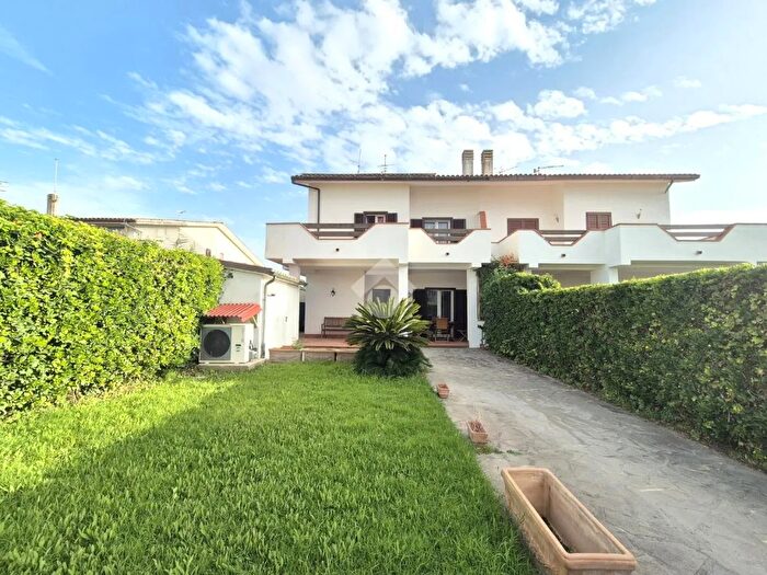 Casa trilocale in vendita in Marina Velca Mare, Tarquinia