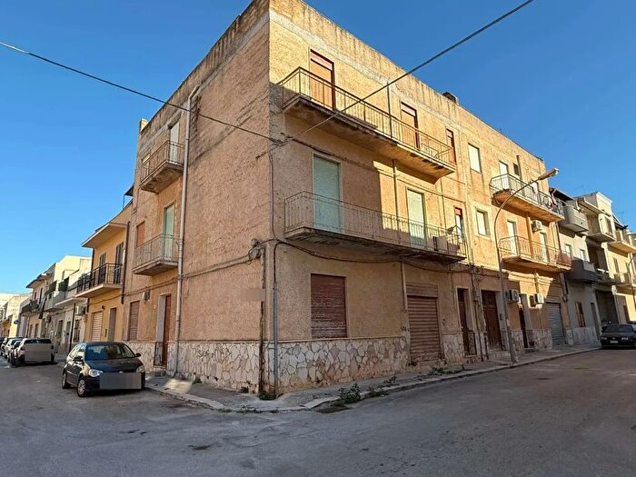 Casa con 17 locali in vendita in Mazara Del Vallo