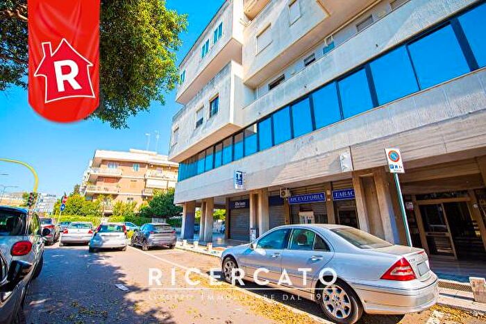 Appartamento con 6 locali in vendita in Via Ugo Foscolo, Lecce