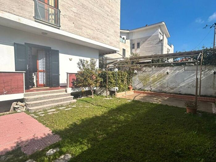 Casa quadrilocale in affitto in Viale degli Eucalipti, Villaggio Giornalisti Poggio, Anzio