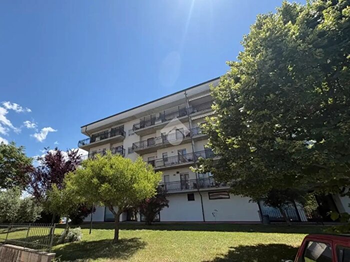 Appartamento quadrilocale in vendita in Via Foligno, Bastia Umbra