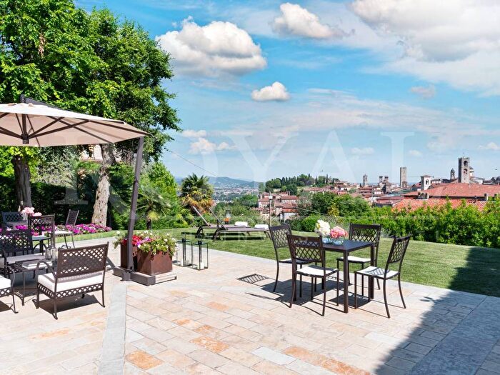 Casa con 6 locali in affitto in Scalinata Colle Aperto, San Vigilio San Martino della Pigrizia, Bergamo
