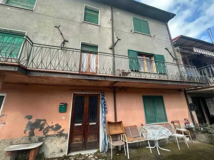 Casa con 5 locali in vendita in Via Culiceto, Minucciano