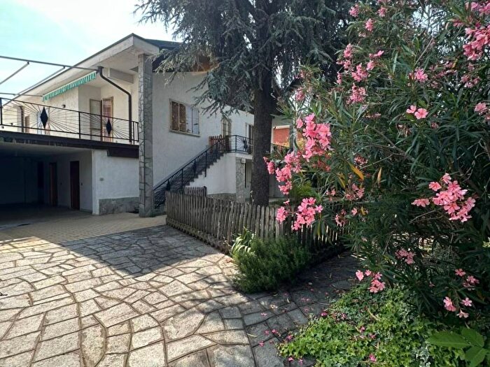 Appartamento con 5 locali in affitto in Via Vincenzo Monti, Bruino