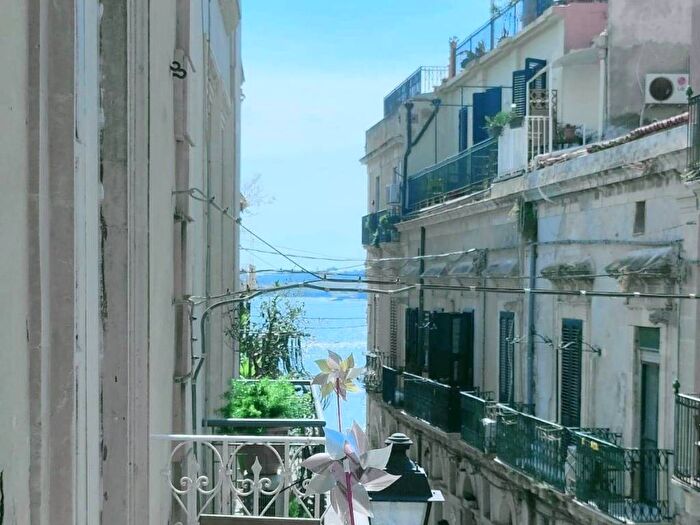 Appartamento trilocale in affitto in Ortigia, Siracusa