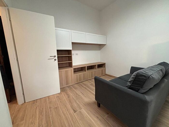 Appartamento bilocale in affitto in Via Aurelio Robino, Flora, Legnano