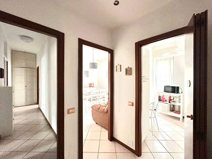 Appartamento trilocale in affitto in Via Varchi, Varese