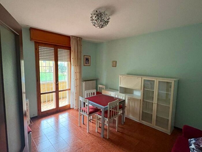 Appartamento trilocale in affitto in Viale della Rocca, Centro, Scandiano