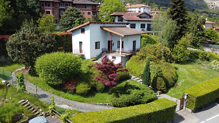 Casa con 5 locali in vendita in Via Parco Rimembranze, Baveno