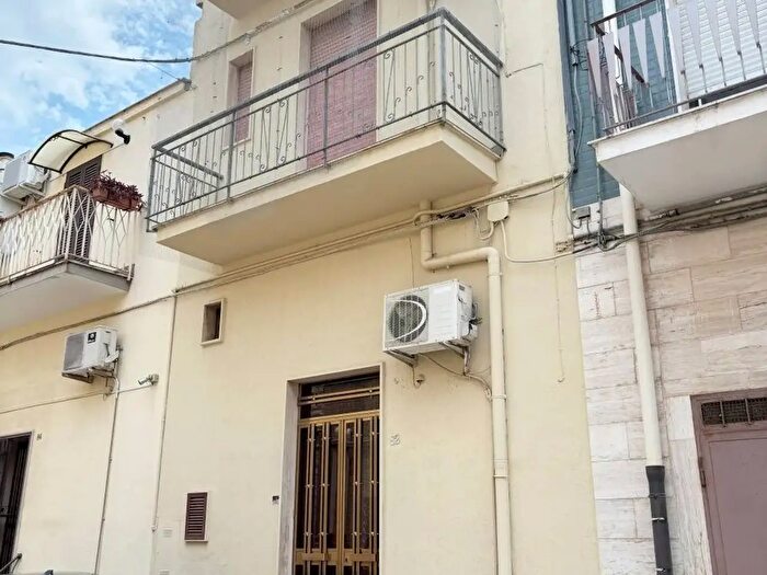 Casa bilocale in vendita in Via XXI Aprile, Canosa Di Puglia