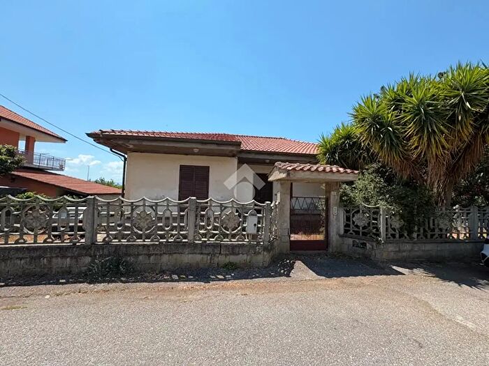 Casa quadrilocale in vendita in Via Antonio Cappelli, Lamezia Terme