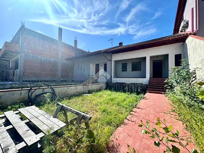 Casa con 5 locali in vendita in Via Alessandro Manzoni, Rende