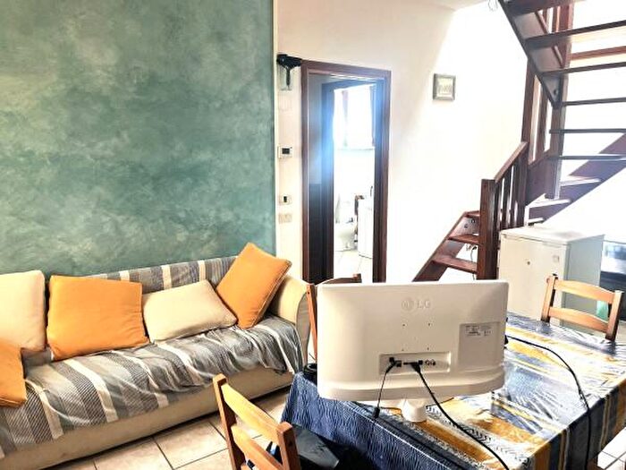 Appartamento trilocale in vendita in Via Battista Sforza, Urbino