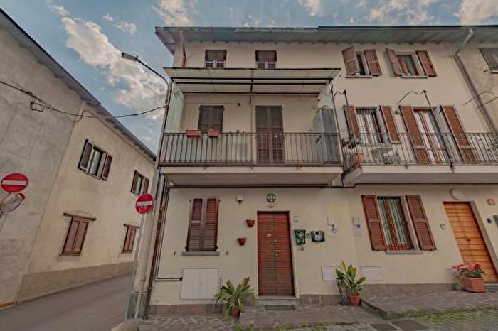 Casa trilocale in vendita in Via Cornello, Calco