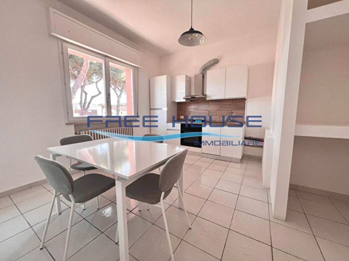 Appartamento trilocale in affitto in Via Caduti per la Libertà, Pinarella, Cervia