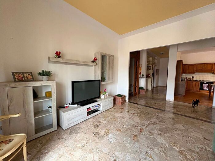 Appartamento con 5 locali in vendita in Via II Giugno a Certaldo Firenze, Certaldo