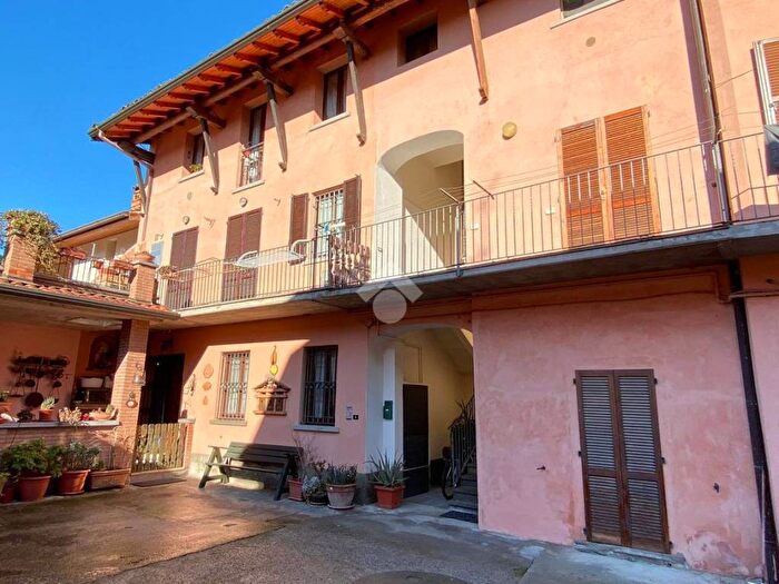 Appartamento bilocale in affitto in Via Palazzo, Brignano Gera dAdda