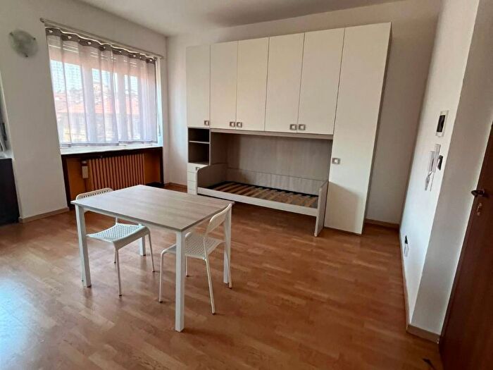 Appartamento monolocale in affitto in Via Brindisi, Aurora, Torino