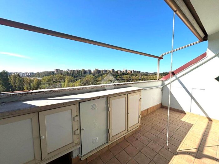 Appartamento trilocale in affitto in Via Val dAla, Conca dOro Valli, Roma