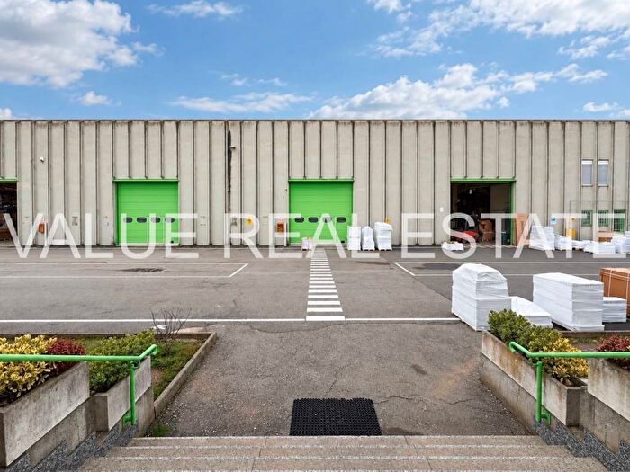 Casa con 6 locali in vendita in Via Giuseppe Verdi, Velate, Usmate Velate