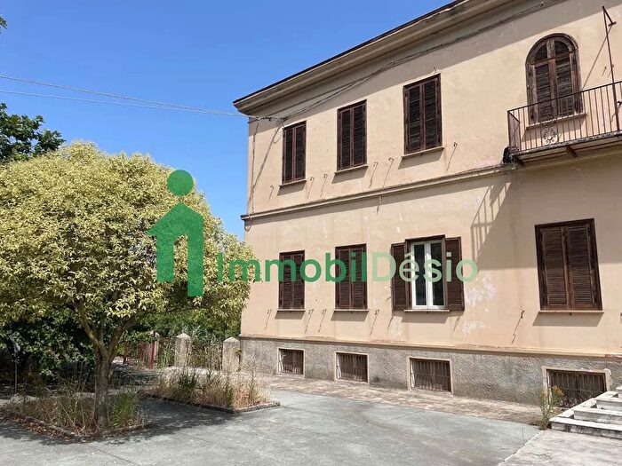 Casa con 20 locali in vendita in Via San Rocco Spinoso, Spinoso