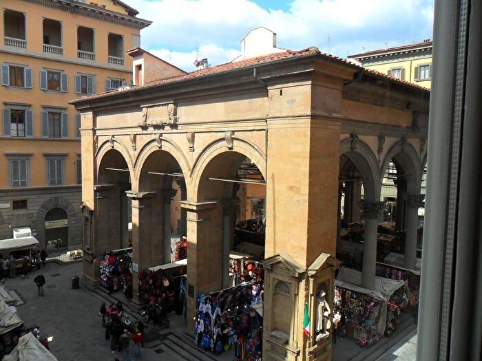 Appartamento trilocale in affitto in Signoria Uffizi, Firenze