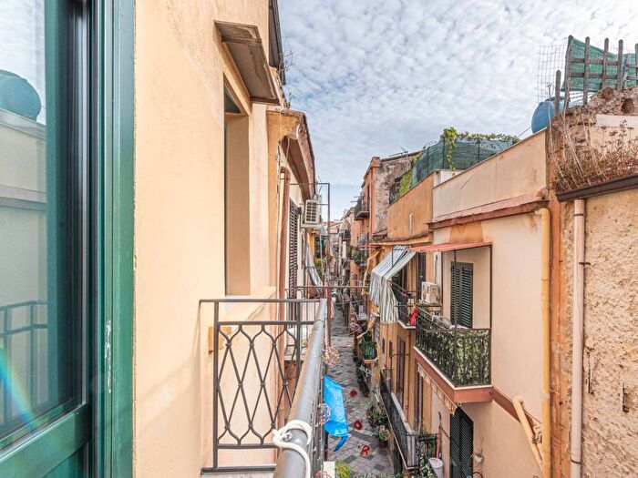 Appartamento bilocale in affitto in Vicolo La Rocca alle Case Nuove, Cassaro, Palermo