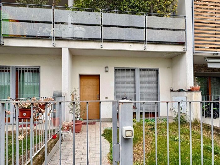 Appartamento bilocale in vendita in Via Mascagni, Biassono