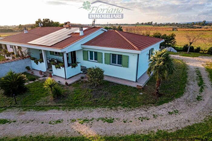 Casa con 6 locali in affitto in Strada Provinciale Pescia Romana, Montalto Di Castro