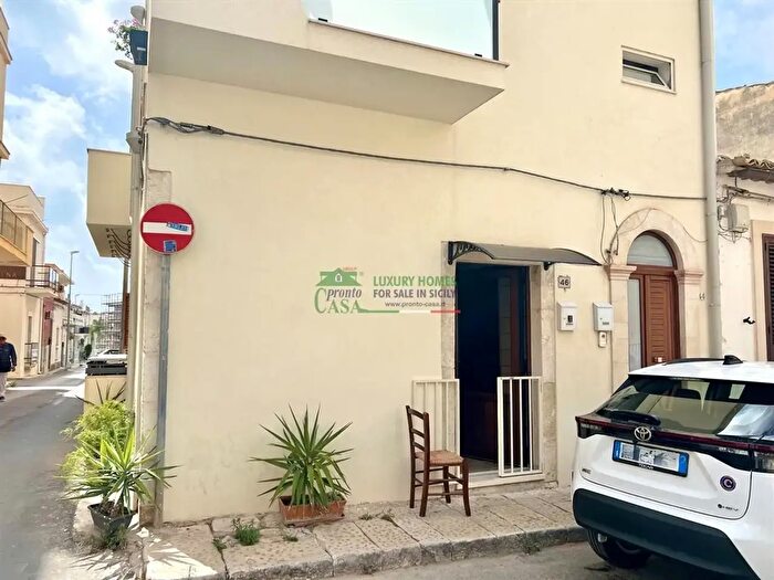Casa trilocale in vendita in Via Dandolo, Ragusa