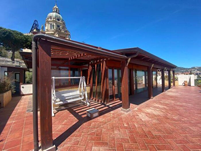 Appartamento trilocale in vendita in Via Beata Eustochia, Messina