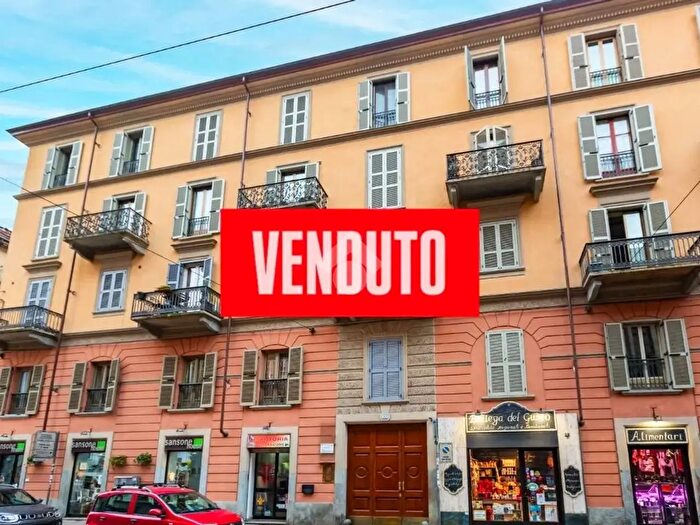 Appartamento trilocale in vendita in Via Vanchiglia, Torino
