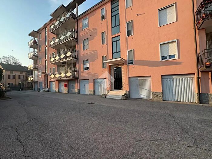 Appartamento trilocale in vendita in Via Milano, Landriano