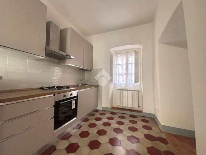 Appartamento con 5 locali in affitto in Vicolo Bonicella, Centro, Sarzana