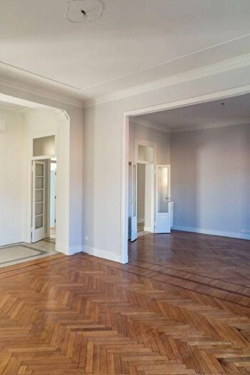 Appartamento quadrilocale in affitto in Via Bartolomeo Eustachi, Morgagni, Milano