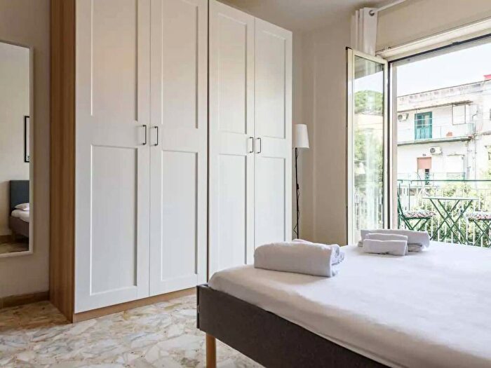 Appartamento trilocale in affitto in Corso Amedeo di Savoia, Stella Materdei, Napoli