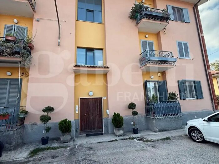 Appartamento con 5 locali in vendita in Via Chiesa Nuova, Rieti