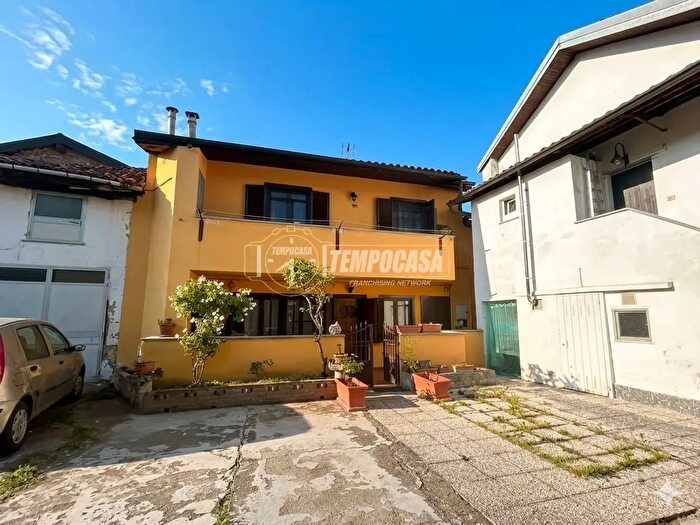 Casa trilocale in vendita in Via Giuseppe Raimondo, Volpiano