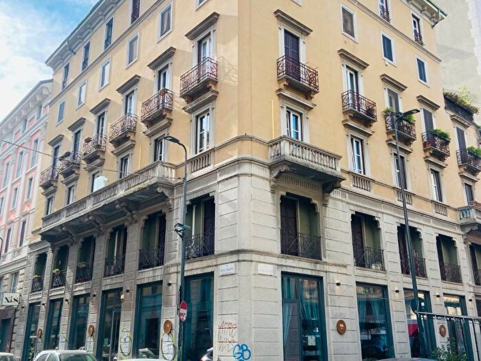 Appartamento trilocale in affitto in Via Lecco, Porta Venezia, Milano