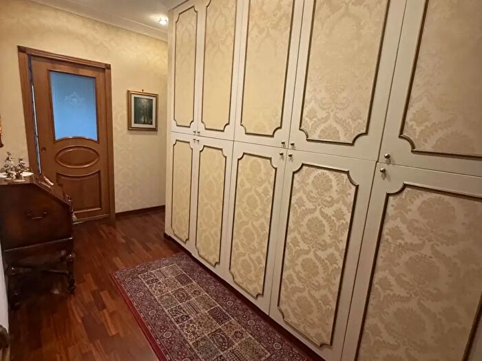 Appartamento con 5 locali in vendita in Via Ugo Ricci, Napoli