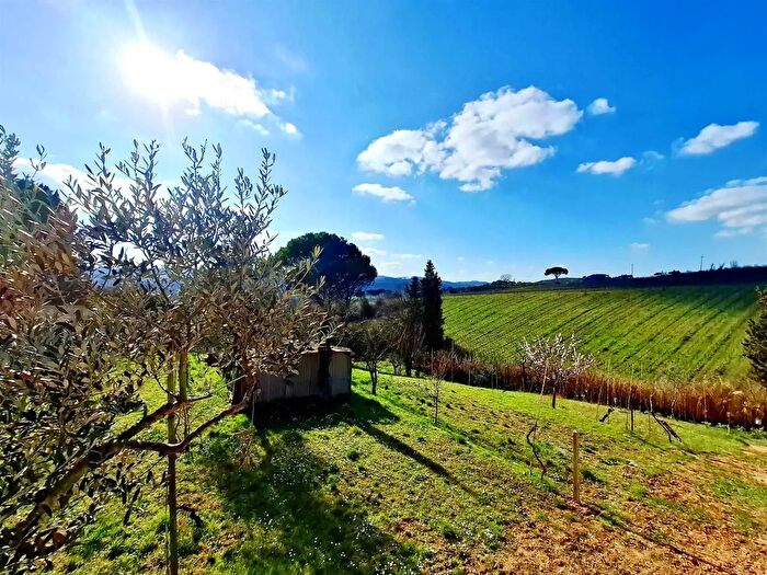 Casa con 5 locali in vendita in Lastra A Signa