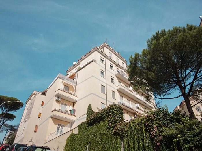 Appartamento bilocale in affitto in Via Cleonia, Roma